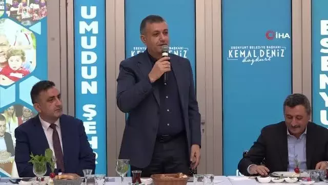 Esenyurt Belediye lideri üniversiteyi kazanan gençlerle buluştu