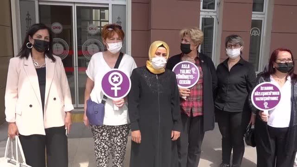 Eşini falçatayla yaraladığı suçlamasıyla tutuklanan sanık yargılanıyor