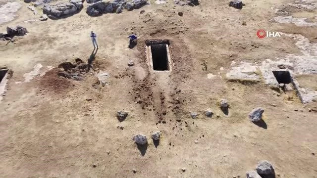 Eşsiz Turuş Kaya Mezarları temizlenmeye başladı