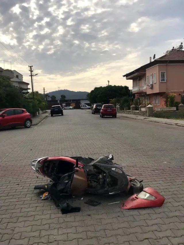 Otomobil ile motosiklet çarpıştı: 1 ağır yaralı