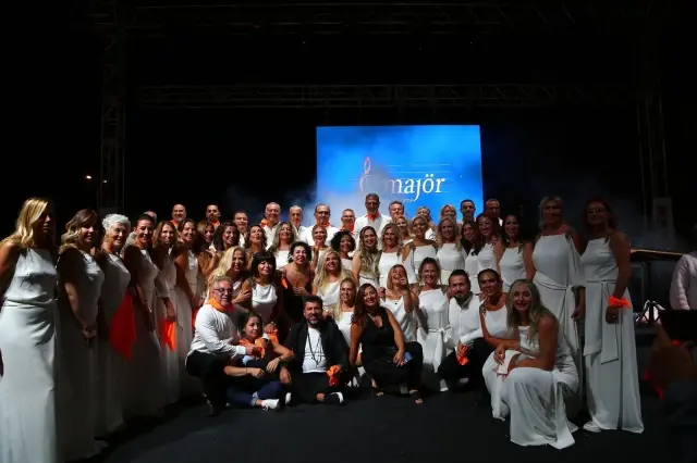 İş'ten Sesler Korosu, Bodrum'un yaralarını sarmak için muhteşem bir konser verdi