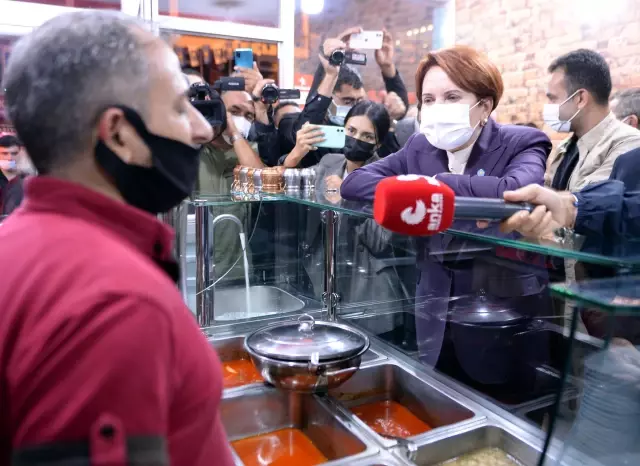 İYİ Parti Genel Başkanı Akşener, Ardahan'da esnafı ziyaret etti