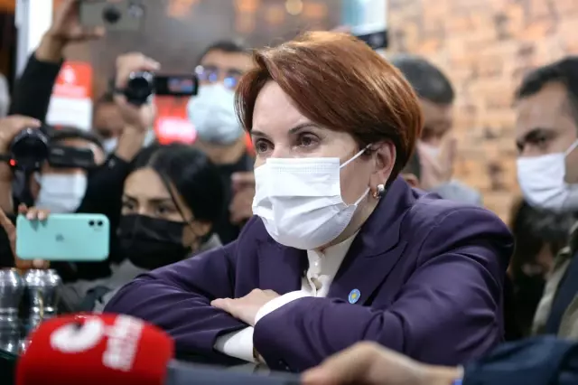 İYİ Parti Genel Başkanı Akşener, Ardahan'da esnafı ziyaret etti