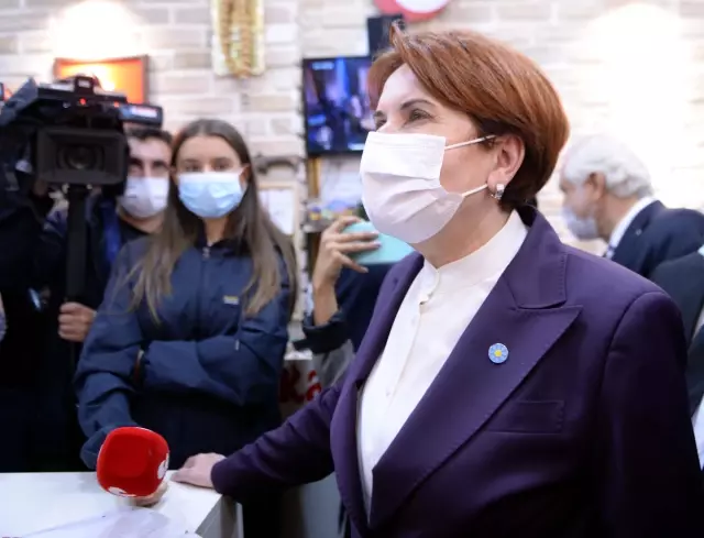 İYİ Parti Genel Başkanı Akşener, Ardahan'da esnafı ziyaret etti