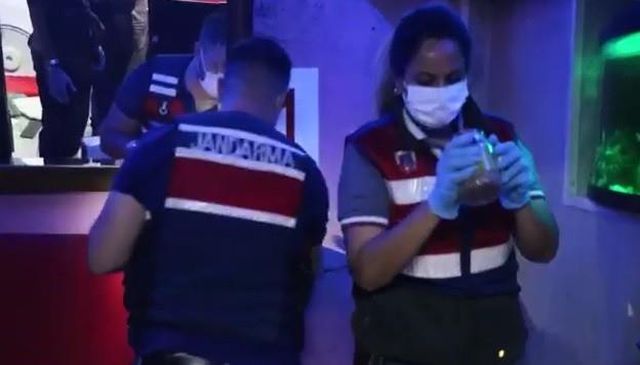Son dakika... İzmir'de uyuşturucu şebekesine yönelik operasyonda 8 şüpheli tutuklandı
