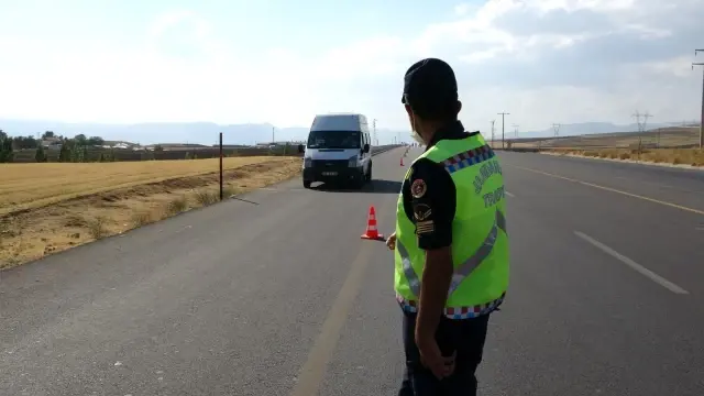 Jandarmadan servis araçlarına dronlu denetim