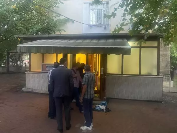 Son dakika haberi! KADIKÖY'DE CAMİYİ YAKMAYA ÇALIŞAN ŞÜPHELİ KAMERADA