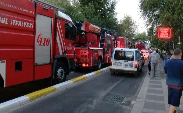 Son dakika haberi! KADIKÖY'DE CAMİYİ YAKMAYA ÇALIŞAN ŞÜPHELİ KAMERADA