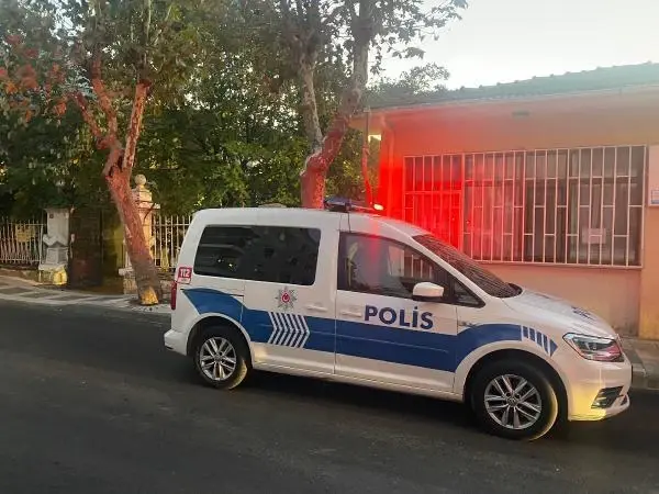Son dakika haberi! KADIKÖY'DE CAMİYİ YAKMAYA ÇALIŞAN ŞÜPHELİ KAMERADA