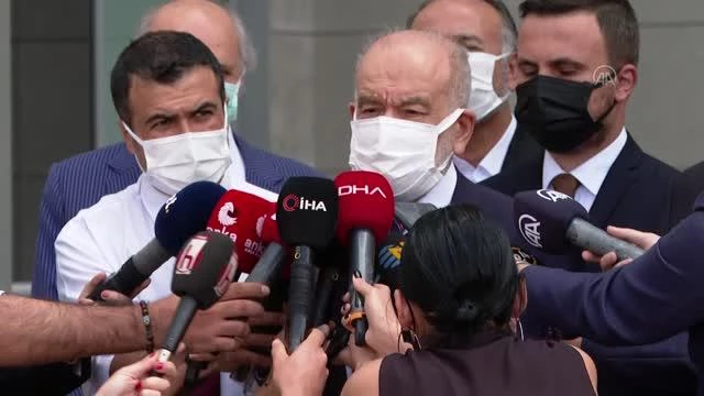 Saadet Partisi Genel Lideri Karamollaoğlu, YİK Lideri Asiltürk'ü hastanede ziyaret etti
