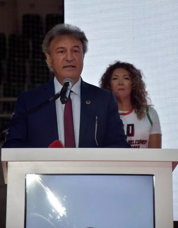 Karşıyaka ile Bornova arasındaki dev anlaşma resmileşti
