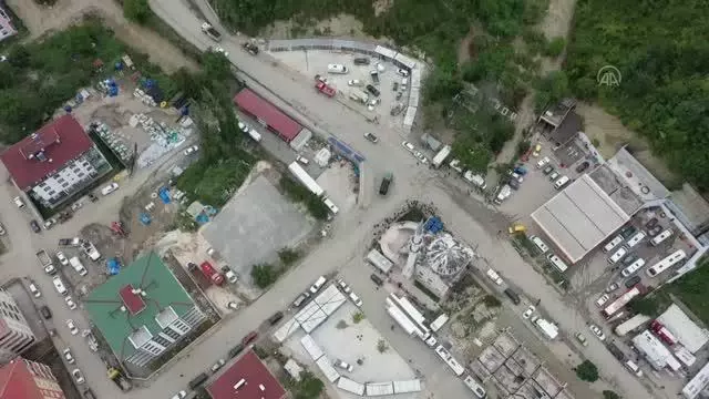 KASTAMONU - Sel felaketinin yaşandığı Bozkurt'ta ticari hayat normale dönüyor
