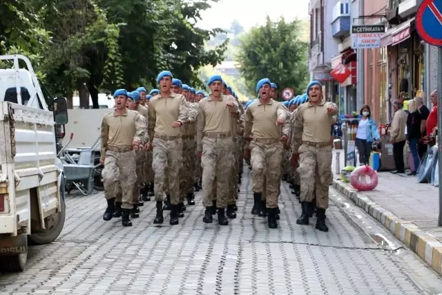 Sel nedeniyle Ayancık'ta görev yapan komandolar ilçeden alkışlarla uğurlandı