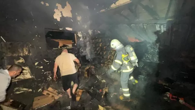 Son Dakika | Kömür imalathanesinde yangın sürüyor