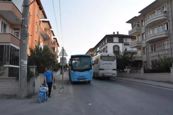 KÜTAHYALI YASEMİN, KENTİN İLK VE TEK KADIN HALK OTOBÜSÜ ŞOFÖRÜ OLDU