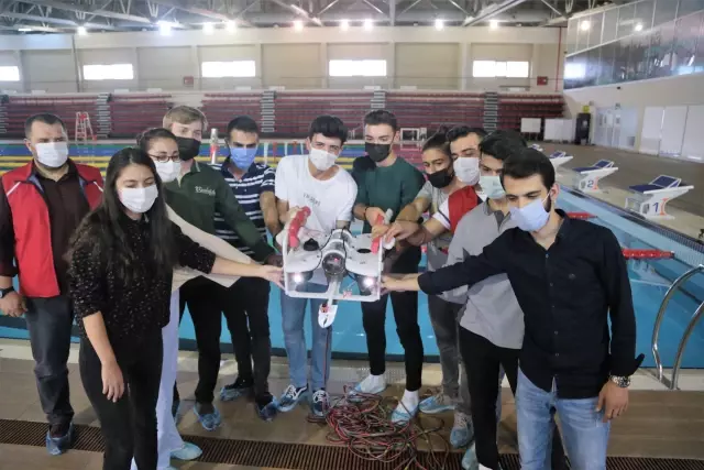 Lise öğrencileri tasarladıkları insansız su altı aracıyla TEKNOFEST finalinde yarışacak