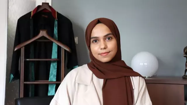 luks aracindan inen kadin surucu hemcinsine 3 14394822 o