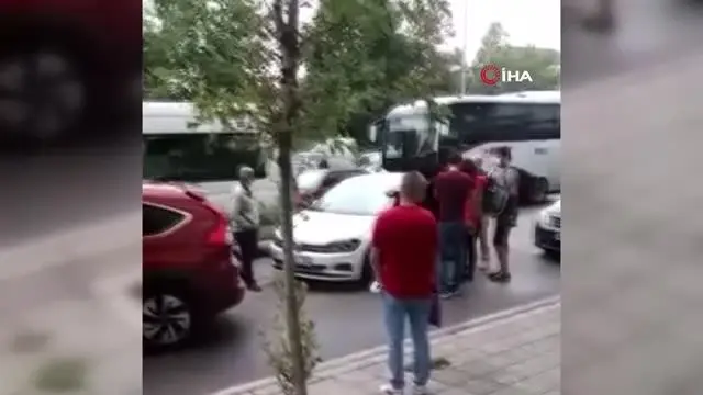 luks aracindan inen kadin surucu hemcinsine 4 14394975 o