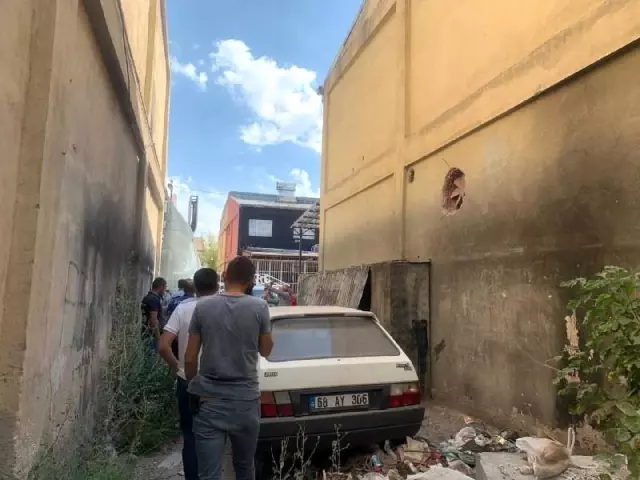 Madde bağımlısı şahsın çatıdaki gezintisi faciayla bitti