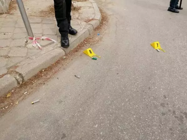 Husumetli iki aile arasındaki tartışma silahlı çatışmaya dönüştü: 4 yaralı