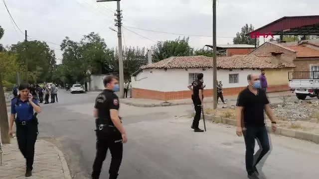 Son dakika haberi: MANİSA'DA SİLAHLI KAVGA: 3'Ü YOLDAN GEÇEN 4 YARALI