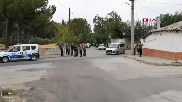 Son dakika haberi: MANİSA'DA SİLAHLI KAVGA: 3'Ü YOLDAN GEÇEN 4 YARALI
