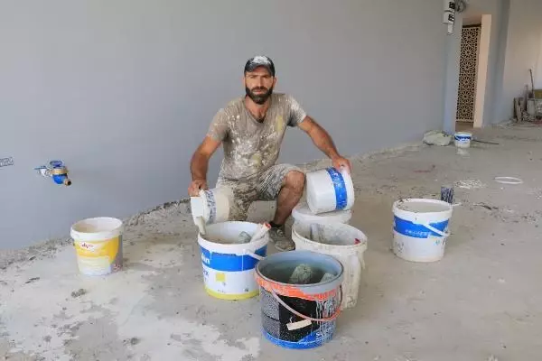 'Maradona from Urfa' impresses with his 'juggling bucket' performance
