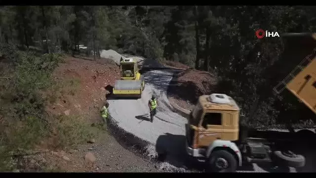 Menteşe Belediyesi kırsal mahalledeki yol yapım çalışmalarını tamamladı