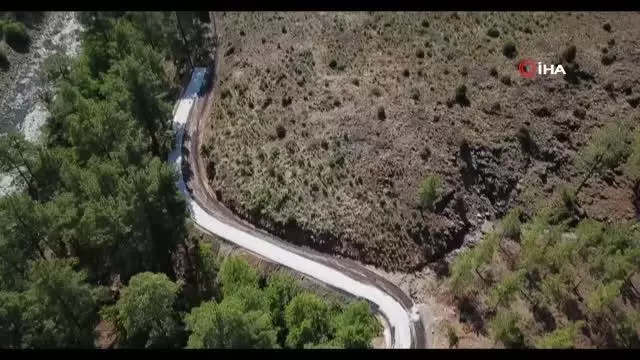 Menteşe Belediyesi kırsal mahalledeki yol yapım çalışmalarını tamamladı