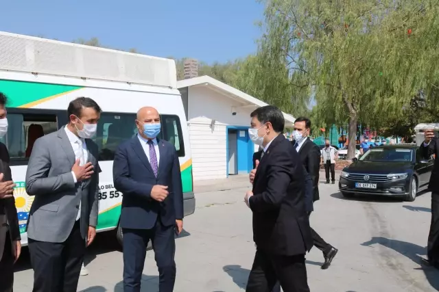 Son dakika haberi... Mogan Gölü'ne 100 bin sazan yavrusu bırakıldı