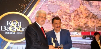Oltu Belediye Başkanı Taşçı Malatya'da ödül aldı