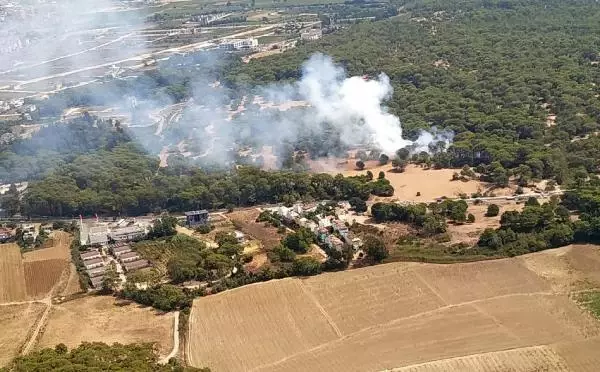 Manavgat'ta çıkan orman yangını havadan ve karadan müdahaleyle kontrol altına alındı