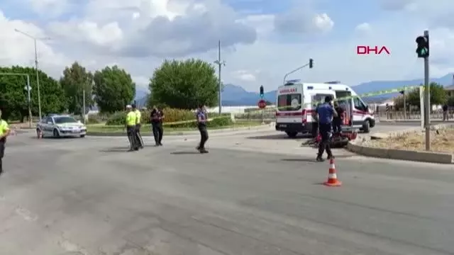 Otomobille çarpışan motosikletin sürücüsü öldü, eşi yaralı