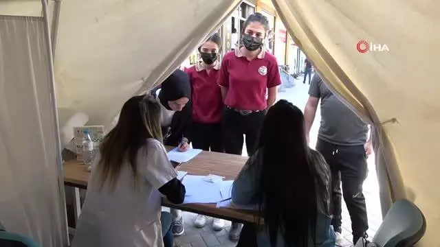 PCR testi zorunluluğundan sonra Yüksekova'da aşı yoğunluğu