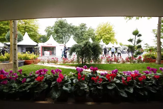 Peyzaj, Süs Bitkileri, Bahçe Sanatları ve Ekipmanları Fuarı'nı 30 bin kişi ziyaret etti