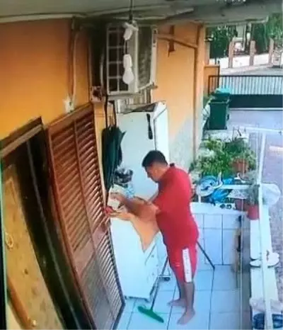 Kapısına yazılan ırkçı söylemleri iltica edebilmek için kendisinin yazdığı ortaya çıktı