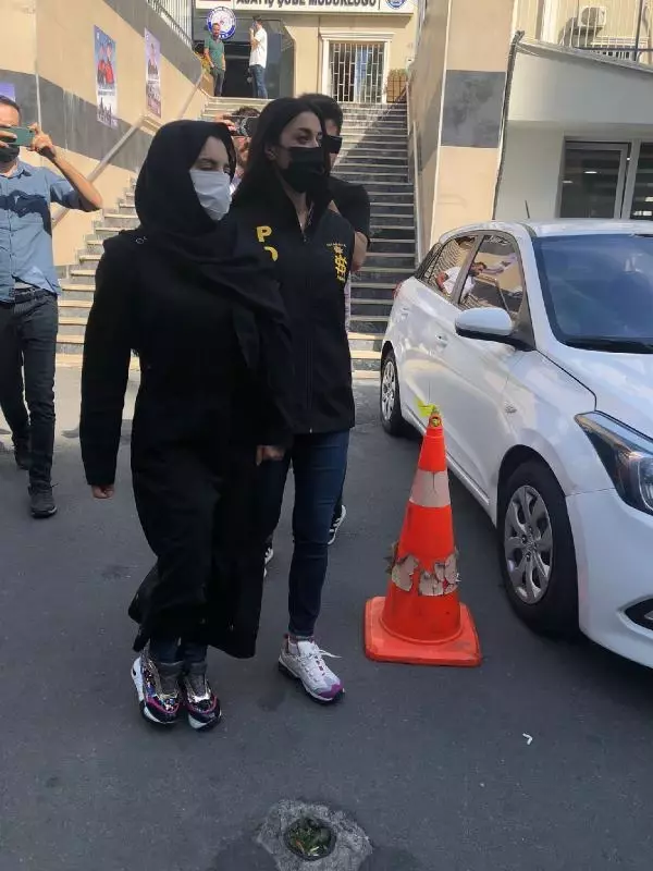 Sancaktepe'de anne kıza dehşet; evin büyük kızı azmettirmiş