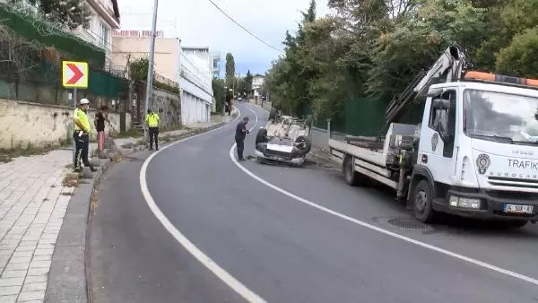 SARIYER'DE KALDIRIMA VURAN OTOMOBİL TAKLA ATTI