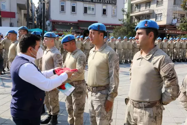 Sel nedeniyle Ayancık'ta görev yapan komandolar ilçeden alkışlarla uğurlandı