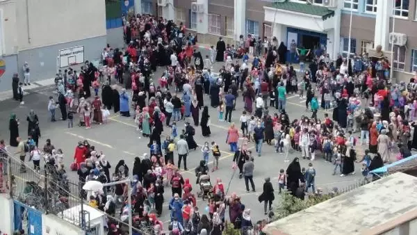 Sınıflar günde en az 3 kez 30 dakika havalandırılmalı