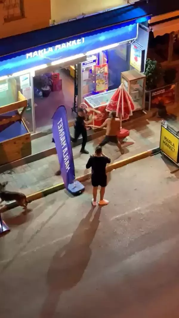 Gürültü tartışması kötü bitti! Genç, aldığı darbeyle bir anda yere yığıldı