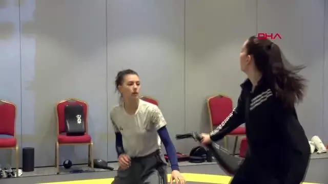 SPOR Olimpiyat 3'üncüsü milli sporcu Hatice Kübra İlgün, gazeteciliğe soyundu