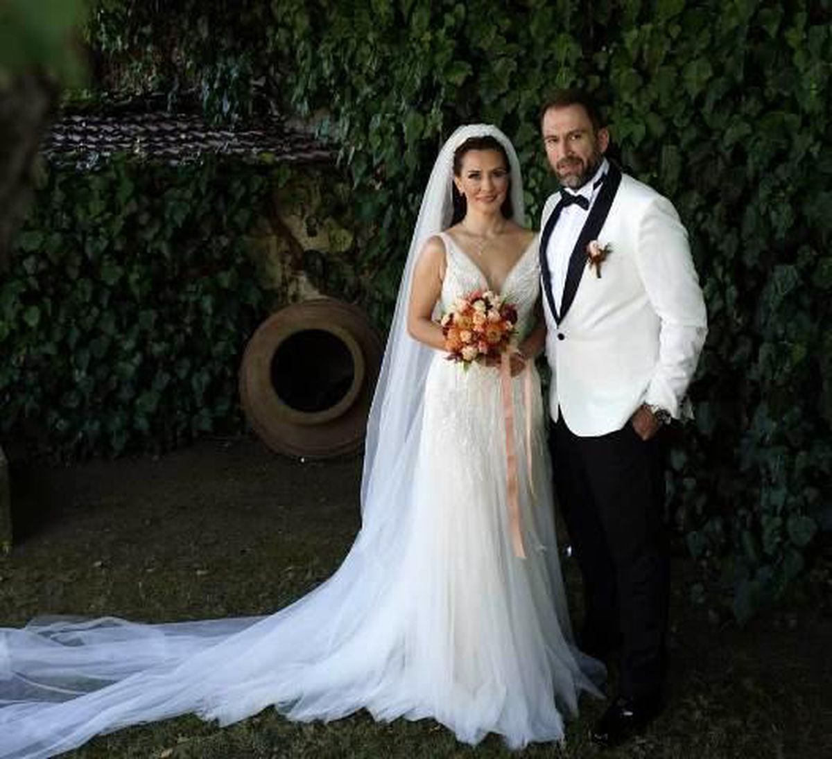 Ünlü oyuncu dünya evine girdi