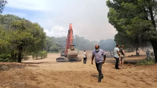 Manavgat'ta çıkan orman yangınında vatandaşlar seferber oldu
