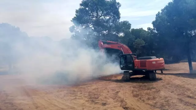 Manavgat'ta çıkan orman yangınında vatandaşlar seferber oldu