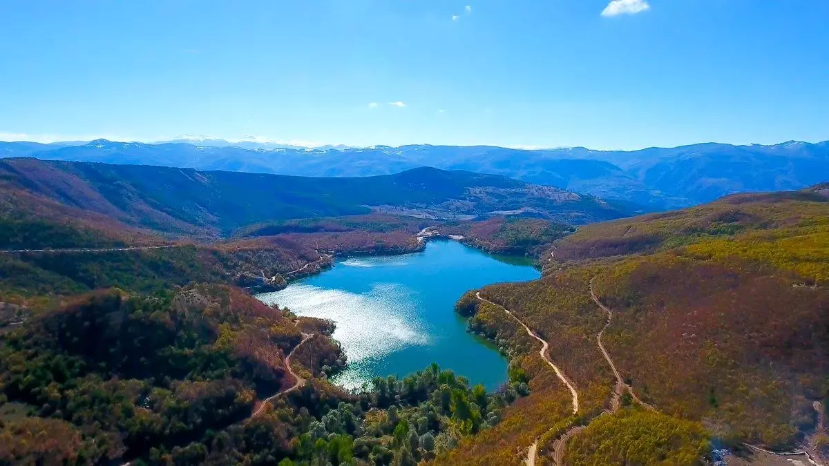 Zinav Kanyonu ve Gölü