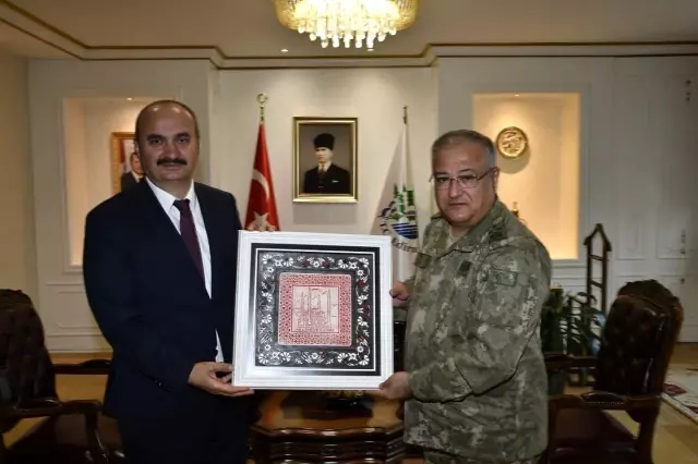 KIRKLARELİ - 1. Ordu Komutanı Korgeneral Yeni, Kırklareli Valisi Bilgin'i ziyaret etti