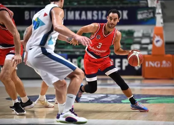 21'inci Cevat Soydaş Basketbol Turnuvası'nda ilk gün tamamlandı