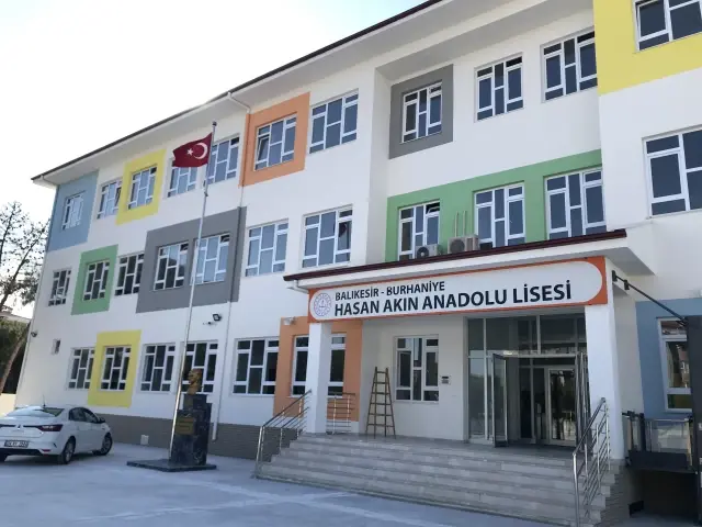 Akfen İnşaat, Hasan Akın Anadolu Lisesini tamamlayarak hizmete sundu