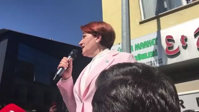 Akşener, Göle ilçesinde esnafı ziyaret etti